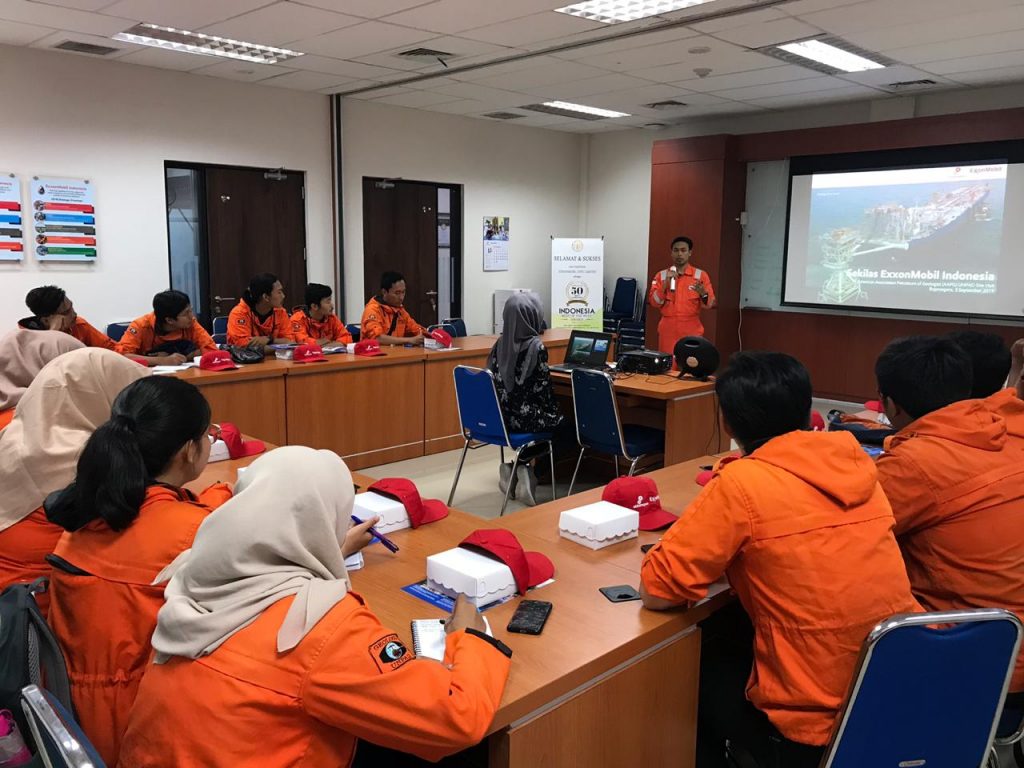 Mahasiswa Geologi Universitas Padjajaran Bandung Berkunjung ke Lapangan Banyuurip