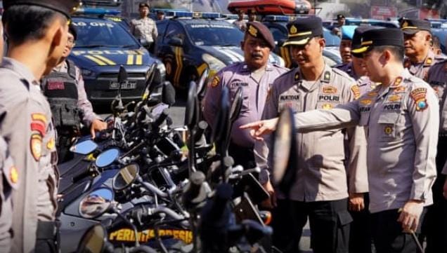 Tingkatkan Kualitas Pelayanan Masyarakat/ Polres Bojonegoro Gelar Apel Pemeriksaan Ranmor Dinas
