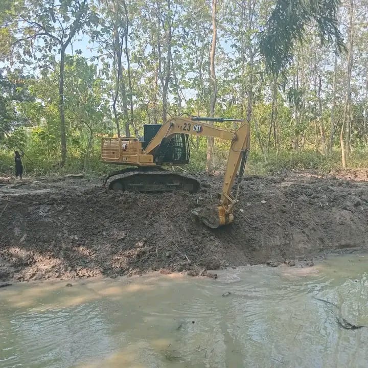Mitigasi Kekeringan/ Pemkab Bojonegoro Normalisasi Kali jambe dan avoer//