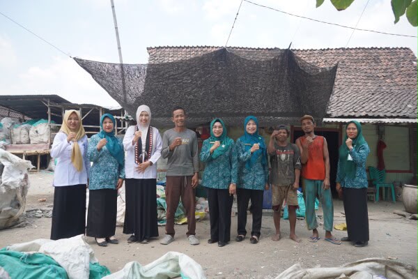 TP PKK Bojonegoro Apresiasi Langkah Desa Tebon-Padangan Terapkan Sampah untuk Bayar Pajak