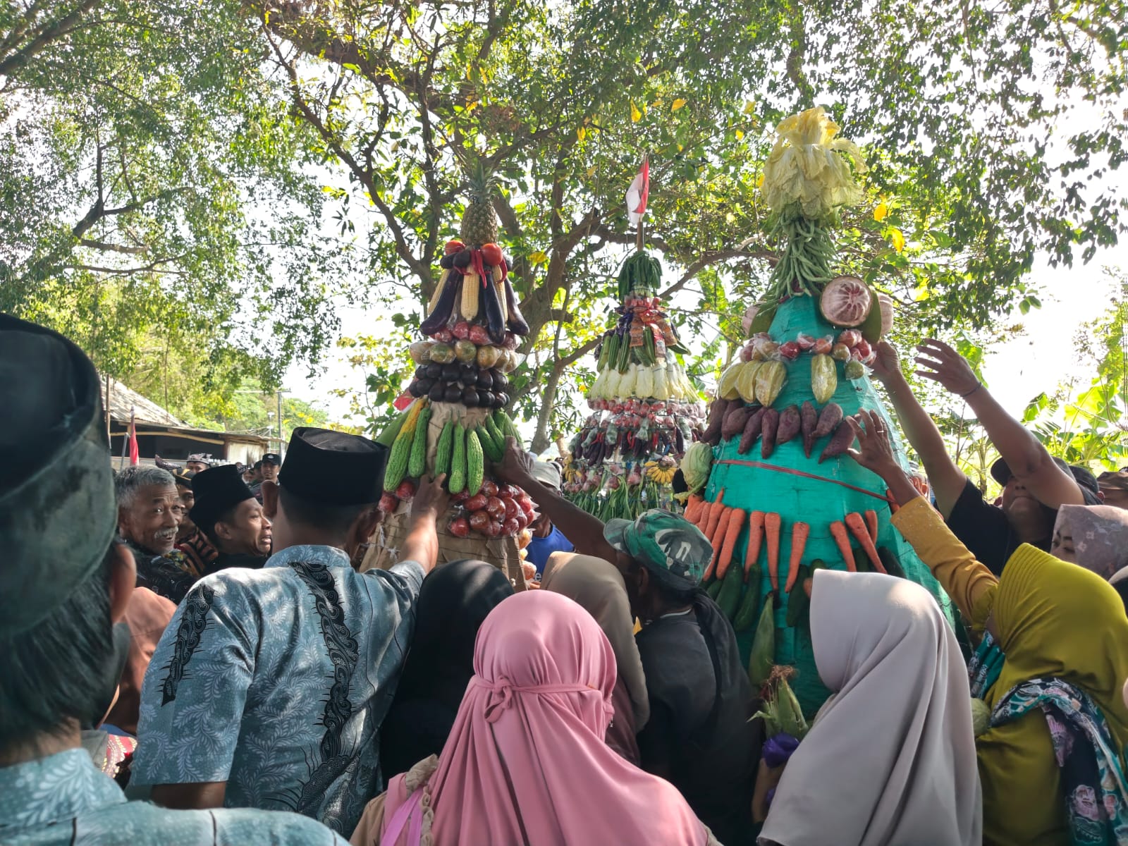 Warga Sobontoro-Balen Gelar Sedekah Bumi
