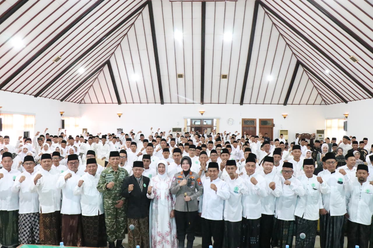 Tingkatkan Kolaborasi, Wakil Bupati Bojonegoro Hadiri Pengukuhan Pengurus MUI Kecamatan se-Kabupaten 