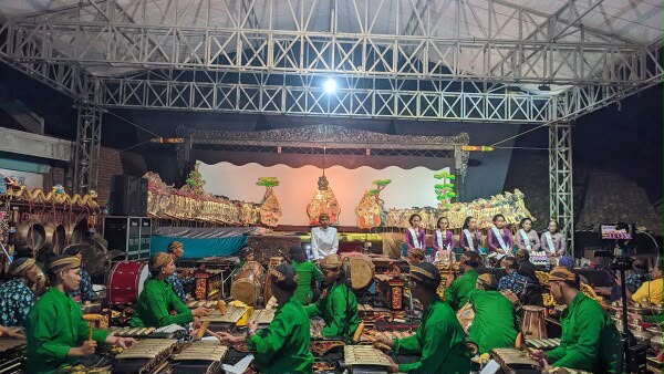 Lestarikan Kesenian Tradisional, Dalang Muda dari Punggur-Purwosari Konsisten Ajari Anak-anak Seni Gamelan
