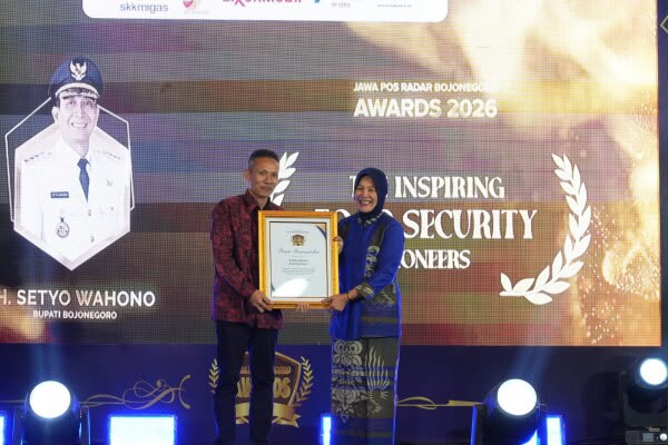 Wujudkan Ketahanan Pangan, Bupati Bojonegoro Raih Penghargaan The Inspiring Food Security Pioneer