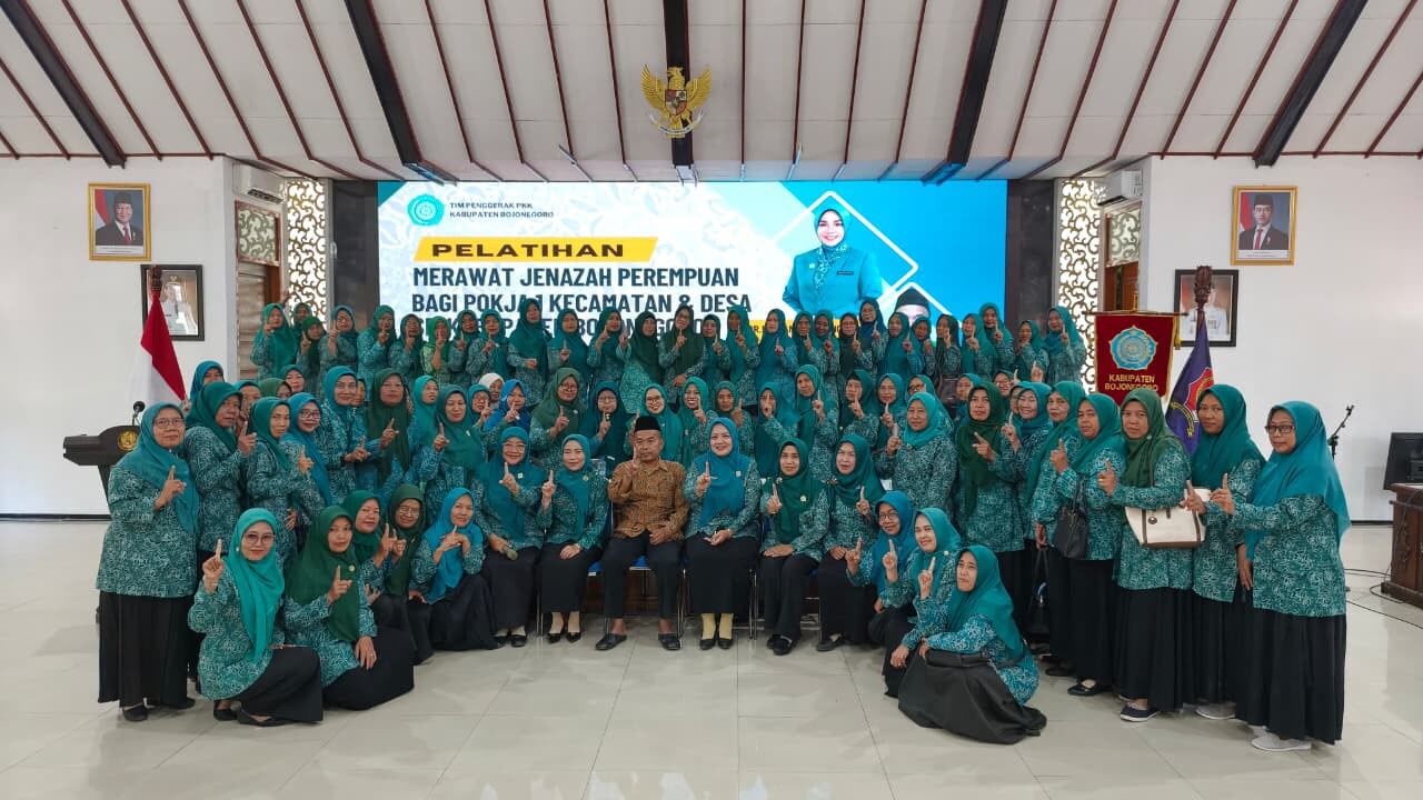 TP PKK Bojonegoro Bekali Kader Keterampilan Merawat Jenazah Perempuan