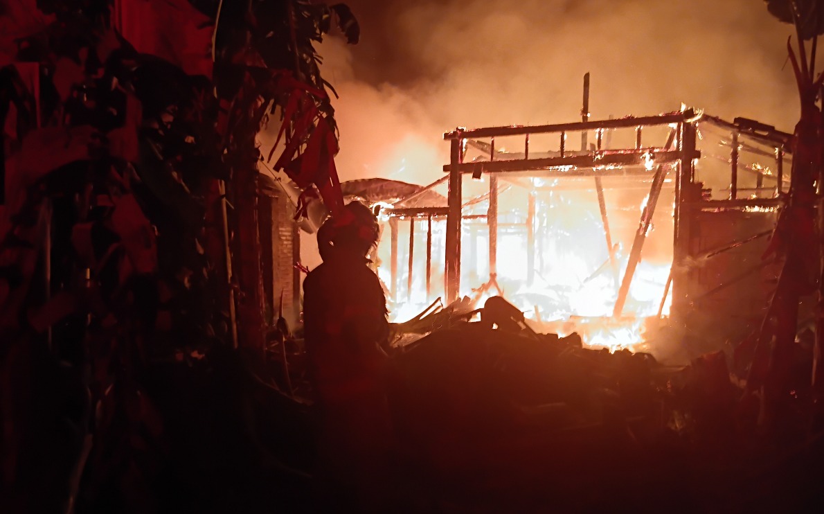 Damkarmat Bojonegoro Imbau Masyarakat Waspai Kebakaran