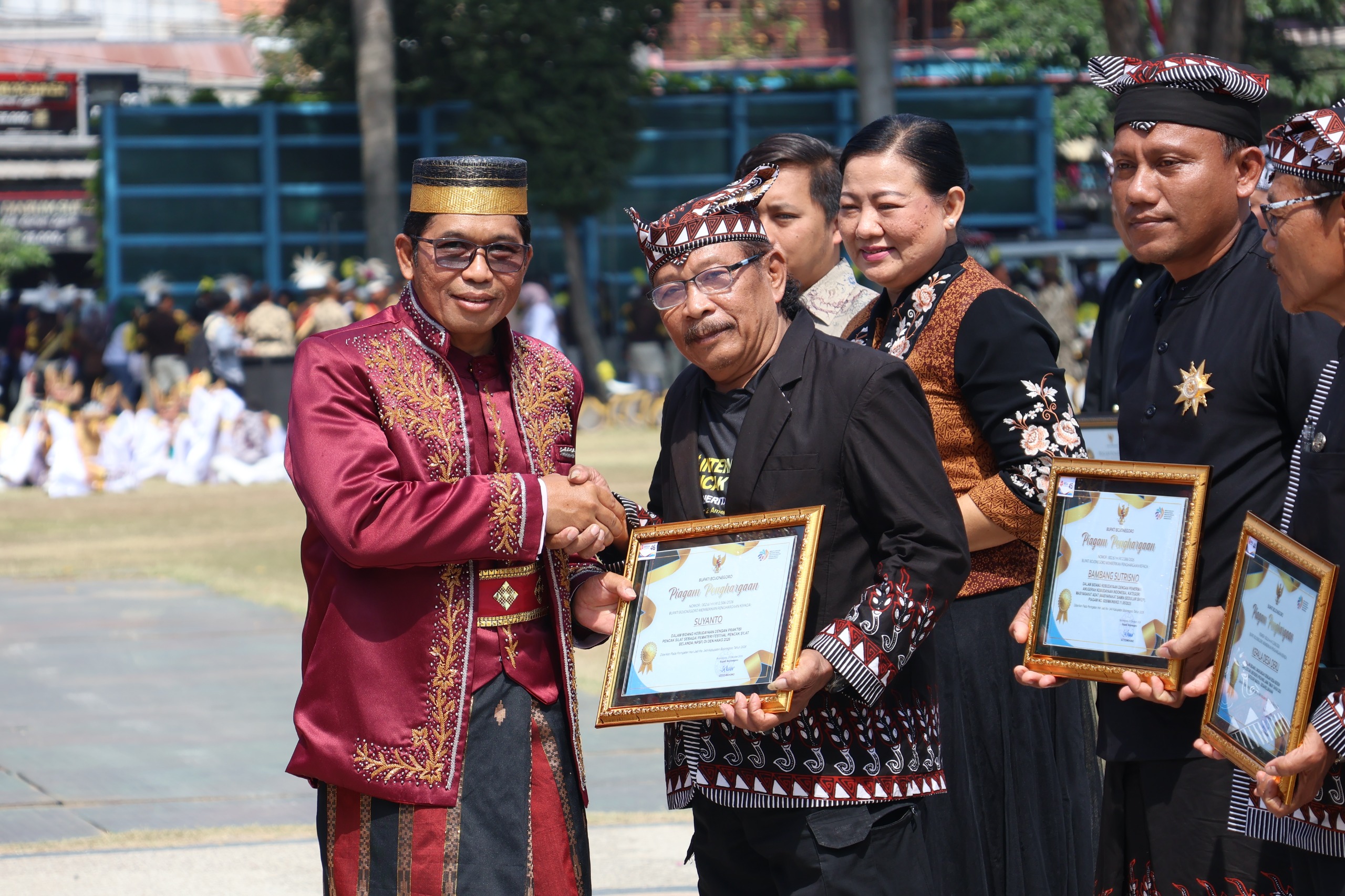 Hari Jadi Ke-349 Bojonegoro, Pemkab Berikan Penghargaan kepada Budayawan